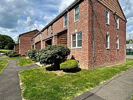120 Virginia Ave, Unit 120, Bridgeport, Ct 06610 in Bridgeport, CT