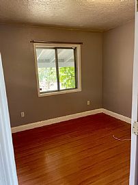 14523 Se Mill St, Portland, Or 97233  House For Rent in Portland, OR (Photo 10 of 10)