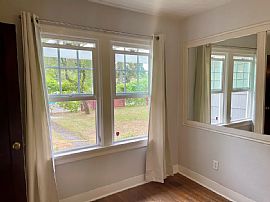 14523 Se Mill St, Portland, Or 97233  House For Rent in Portland, OR (Photo 7 of 10)