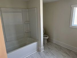 1375 Lee St Se, Salem, Or 97302  House For Rent in Salem, OR (Photo 7 of 12)