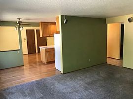 853 Ne Sunrise Ln, Hillsboro, Or 97124  House For Rent  in Hillsboro, OR (Photo 5 of 11)