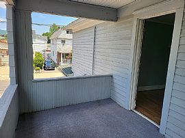 75 1/2 Butler St, Kingston, Pa 18704 House For Rent in Kingston, PA (Photo 4 of 7)