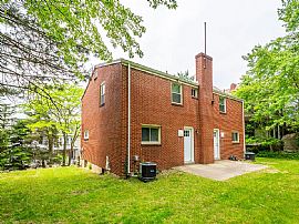 1702 Meadville St, Pittsburgh, Pa 15214  House For Rent in Pittsburgh, PA (Photo 2 of 12)