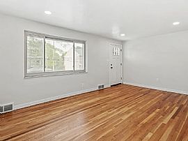 1702 Meadville St, Pittsburgh, Pa 15214  House For Rent in Pittsburgh, PA (Photo 4 of 12)