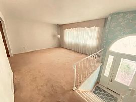 364 Golden Gate Dr, Verona, Pa 15147  House For Rent in Verona, PA (Photo 8 of 12)