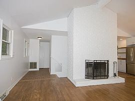 10038 Torino Dr Se, Huntsville, Al 35803 in Huntsville, AL (Photo 5 of 12)