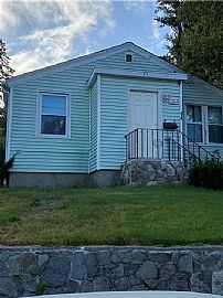 84 Tyndall Ave, Providence, Ri 02908 House For Rent in Providence, RI
