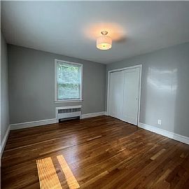 84 Tyndall Ave, Providence, Ri 02908 House For Rent in Providence, RI (Photo 5 of 10)