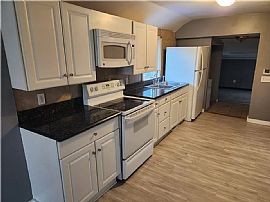 87 Cedar Ave, East Providence, Ri 02915  House For Rent in East Providence, RI (Photo 3 of 9)