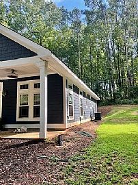 607 Brookgreen Dr, Anderson, Sc 29625  House For Rent in Anderson, SC (Photo 2 of 7)