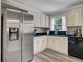 1107 Hawthorne Rd, Hanahan, Sc 29410 Furnished House For Rent in Hanahan, SC (Photo 6 of 9)