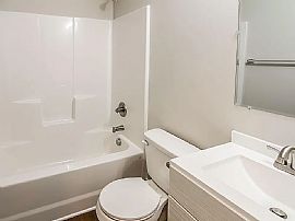 54 Creekside Ln, Boiling Springs, Sc 29316  Nice House For Rent in Boiling Springs, SC (Photo 6 of 9)