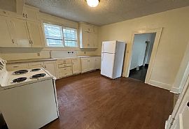 415 N Capital St, Mitchell, Sd 57301  Lovely House For Rent in Mitchell, SD (Photo 3 of 11)