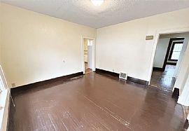 415 N Capital St, Mitchell, Sd 57301  Lovely House For Rent in Mitchell, SD (Photo 5 of 11)