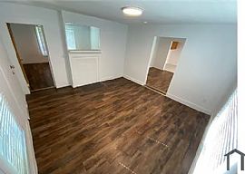 2037 Snavely Ave Sw, Birmingham, Al 35211 in Birmingham, AL (Photo 3 of 11)