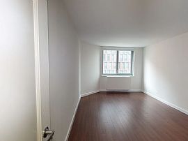 Charming 3 Bedroom  in Pittsford, NY (Photo 7 of 8)