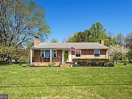 160 Sanford Dr, Fredericksburg, Va 22406 House For Rent in Fredericksburg, VA