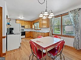 160 Sanford Dr, Fredericksburg, Va 22406 House For Rent in Fredericksburg, VA (Photo 4 of 8)