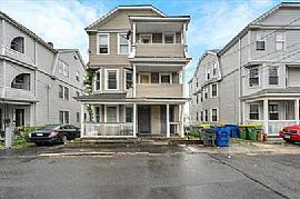 80 Lounsbury Ave Apt 1, Waterbury, Ct 06706 in Waterbury, CT