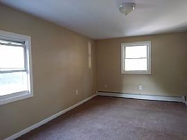 62 Durant St, Manchester, Ct 06040 in Manchester, CT (Photo 11 of 12)