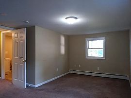 62 Durant St, Manchester, Ct 06040 in Manchester, CT (Photo 12 of 12)