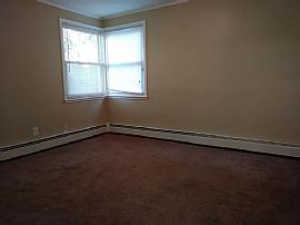 62 Durant St, Manchester, Ct 06040 in Manchester, CT (Photo 6 of 12)