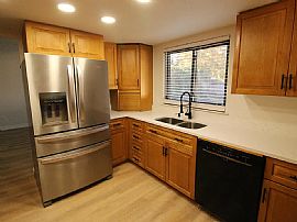 2041 Aberdeen Ave Se, Renton, Wa 98055 Stunning House For Rent in Renton, WA (Photo 3 of 11)