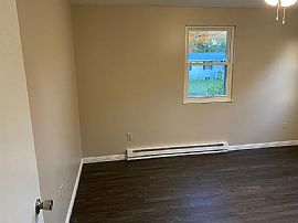 186 Wood St, Davisville, Wv 26142 in Davisville, WV (Photo 4 of 10)