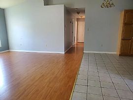 486 Montvue Dr, Lewisburg, Wv 24901 in Lewisburg, WV (Photo 3 of 8)