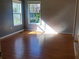 486 Montvue Dr, Lewisburg, Wv 24901 in Lewisburg, WV (Photo 6 of 8)