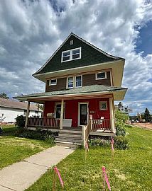 202 Balsam St, Spooner, Wi 54801 in Spooner, WI (Photo 2 of 11)