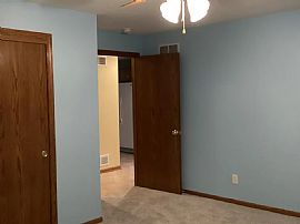 W176n8582 Sunset Ridge Dr, Menomonee Falls, Wi 53051 in Menomonee Falls, WI (Photo 7 of 10)