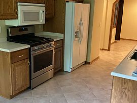 W176n8582 Sunset Ridge Dr, Menomonee Falls, Wi 53051 in Menomonee Falls, WI (Photo 8 of 10)