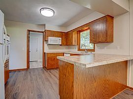 1902 Muller Rd, Sun Prairie, Wi 53590 in Sun Prairie, WI (Photo 4 of 11)