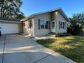 4510 Beckler St, Mc Farland, Wi 53558 in Mc Farland, WI