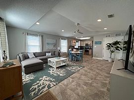 516 E 21st Ave, Gulf Shores, Al 36542  Furnished House For Rent in Gulf Shores, AL (Photo 5 of 9)