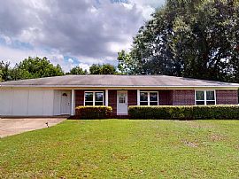 203 Gilbert St, Enterprise, Al 36330 in Enterprise, AL