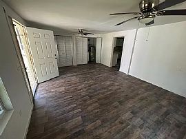 14012 Se 200th Ct,   Umatilla, Fl 32784 in Umatilla, FL (Photo 4 of 9)