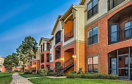 Comfortable 2 Bedroom Home  in Tampa, FL (Photo 10 of 11)