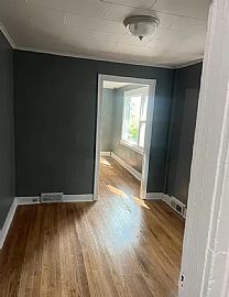 Comfortable 3 Bedroom Home  in Syracuse, NY (Photo 5 of 9)