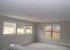 Comfortable 4 Bedroom Home  in Knoxville, TN (Photo 4 of 11)