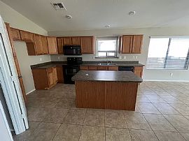 10425 W Albeniz Pl, Tolleson, Az 85353 in Tolleson, AZ (Photo 4 of 9)