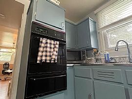 515 Barrymore Dr, Oxon Hill, Md 20745 in Oxon Hill, MD (Photo 4 of 10)