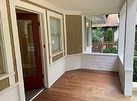 Charming 3 Bedroom Home  in Boise, ID (Photo 2 of 8)