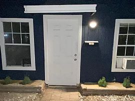 The2 Bedroom, 1 Bath Apartment Is Wonderfully Situated in The H in Houston, TX (Photo 9 of 9)