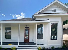 This Is a 3 Bedroom, 1.5 Bathroom, 1402 Square Foot Home in Hou in Houston, TX