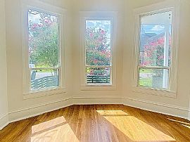 This Is a 3 Bedroom, 1.5 Bathroom, 1402 Square Foot Home in Hou in Houston, TX (Photo 5 of 10)