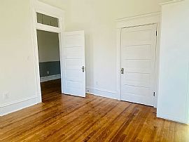 This Is a 3 Bedroom, 1.5 Bathroom, 1402 Square Foot Home in Hou in Houston, TX (Photo 6 of 10)