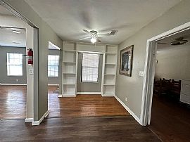 Newly Remodeled 2-Bedroom, 2-Bath with 1-Large Office Study Roo in Houston, TX (Photo 3 of 9)