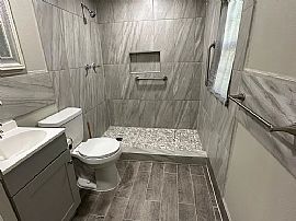 Newly Remodeled 2-Bedroom, 2-Bath with 1-Large Office Study Roo in Houston, TX (Photo 4 of 9)